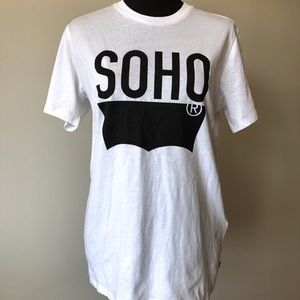 ⛔️SOLD⛔️Levi's tee